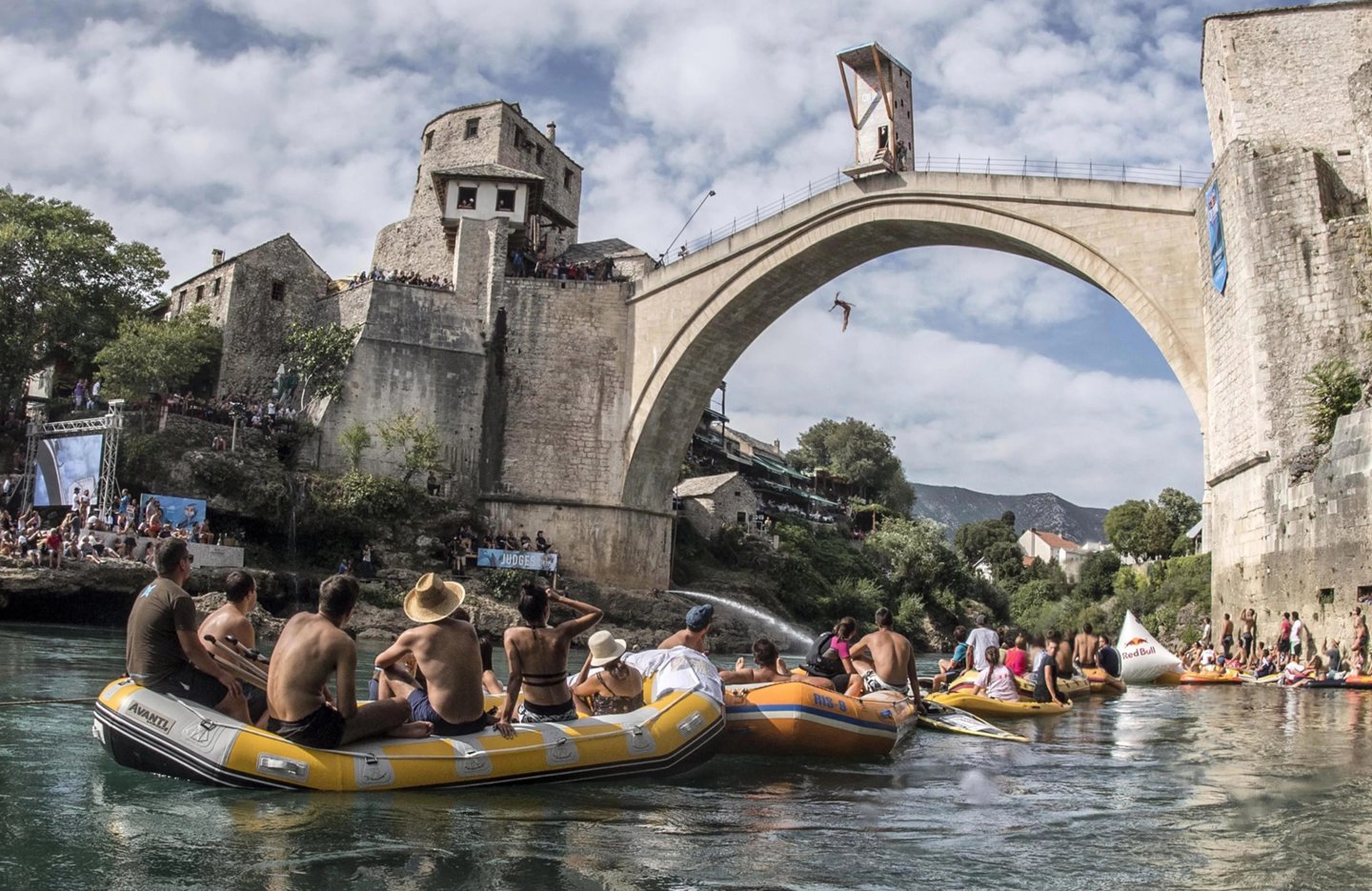 Чемпионат мира по хай-дайвингу «Red Bull Cliff Diving» на канале «Russian  Extreme»